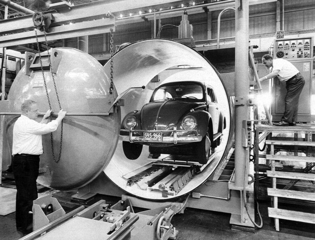 VW in Hamilton Standard Chamber