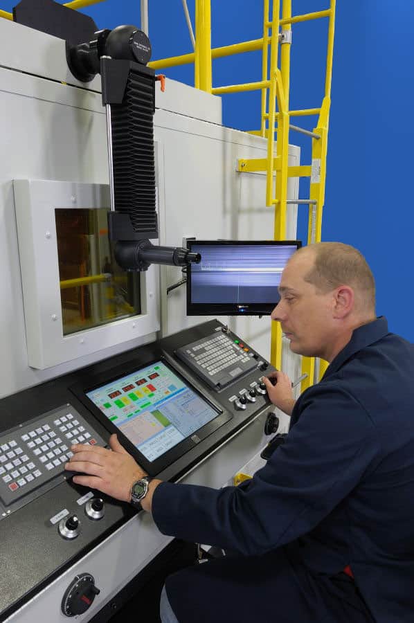 EB Weld Operatpr at Console
